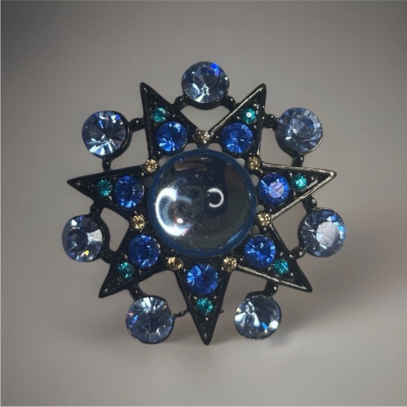 Accessories - Elegant Blue and Gold Starburst Brooch
